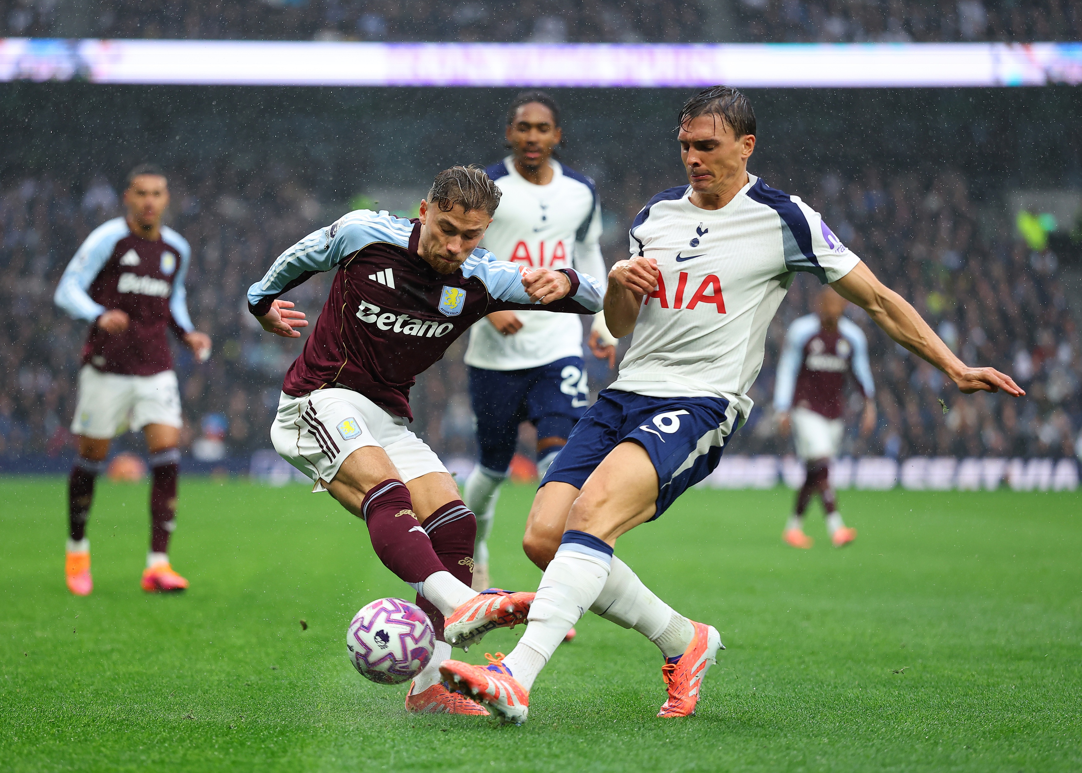 B体育登录入口-另寻下家？图片报：热刺和罗马预计不会买断帕利尼亚和萨拉戈萨