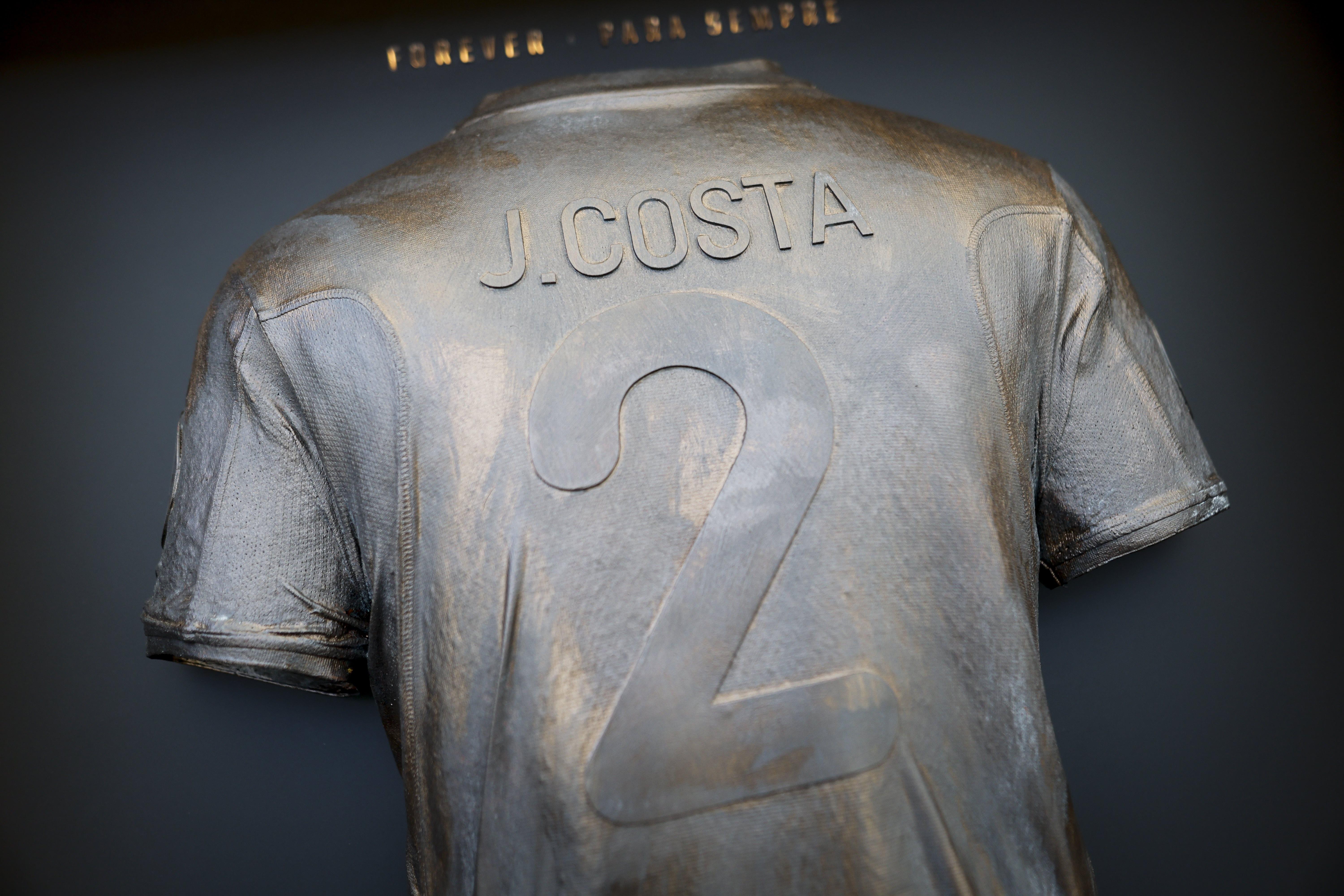 B体育登录入口-缅怀，葡萄牙足协为若塔和波尔图已故功勋若热-科斯塔立雕像